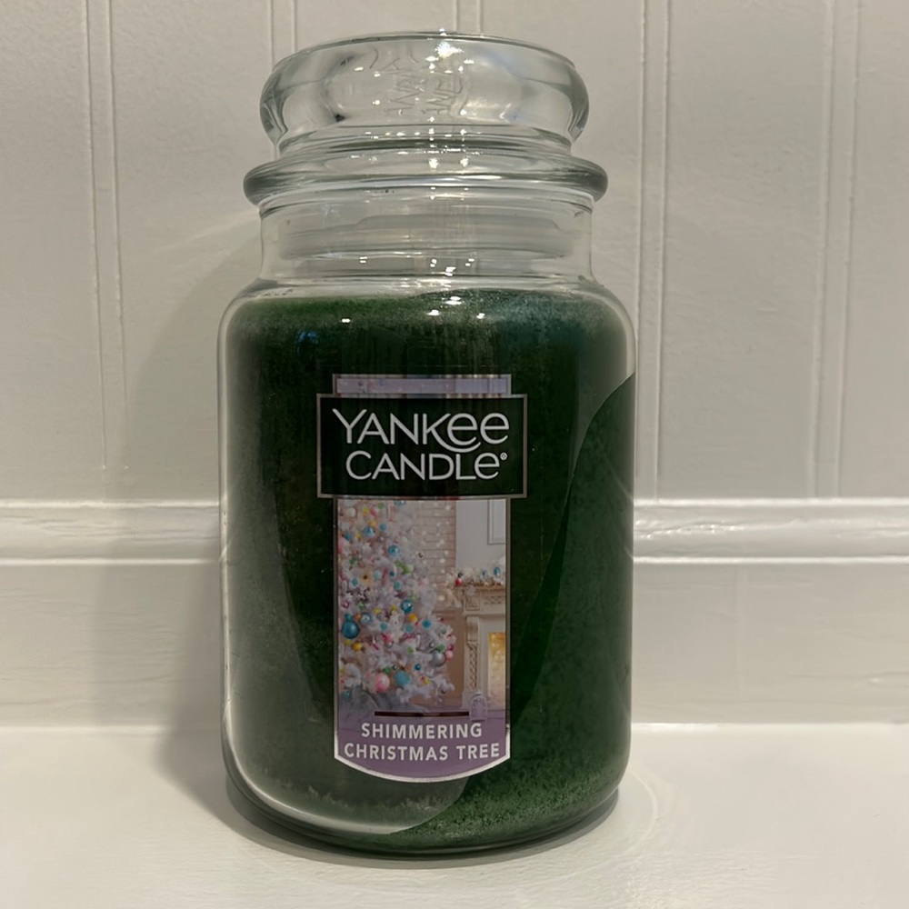 Yankee Candle ‘Shimmering Christmas Tree’🎄 candle 🕯️